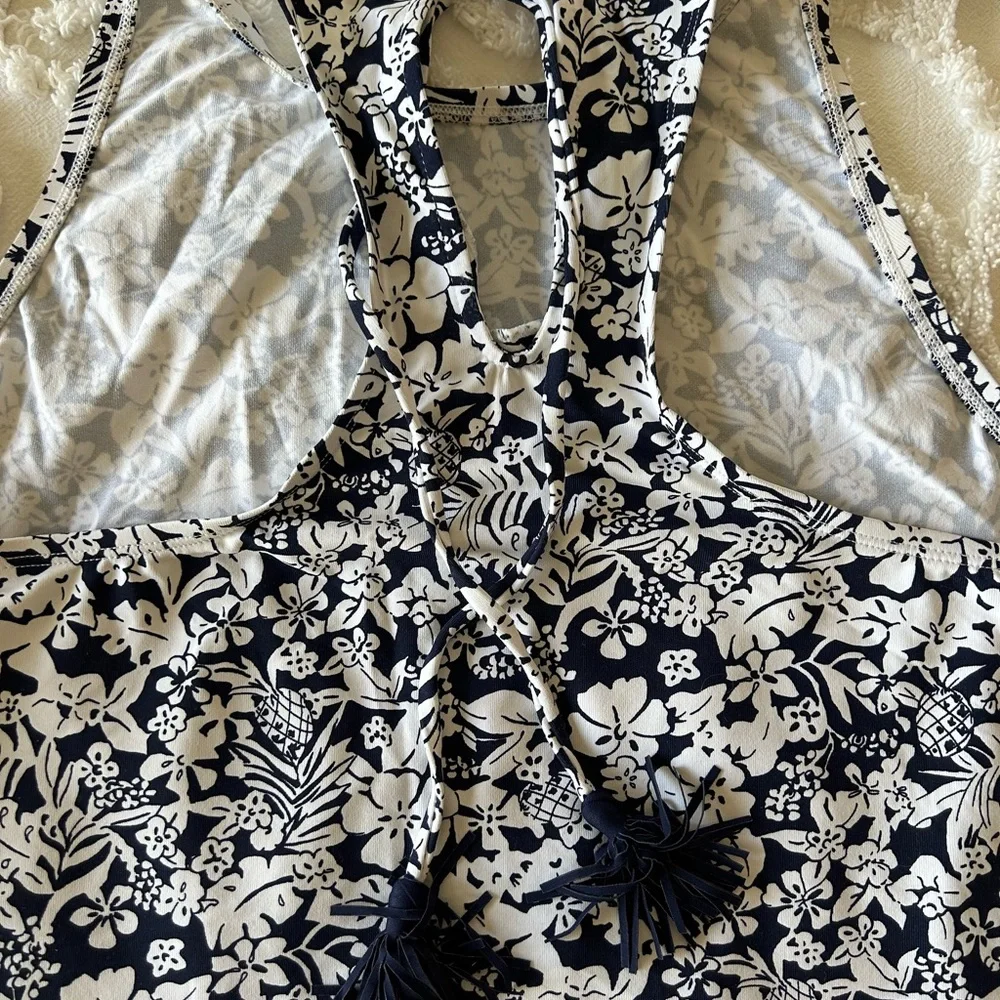 Tommy Bahama sleeveless mini, navy/white floral, worn once, side pockets, XS - Picture 3 of 3